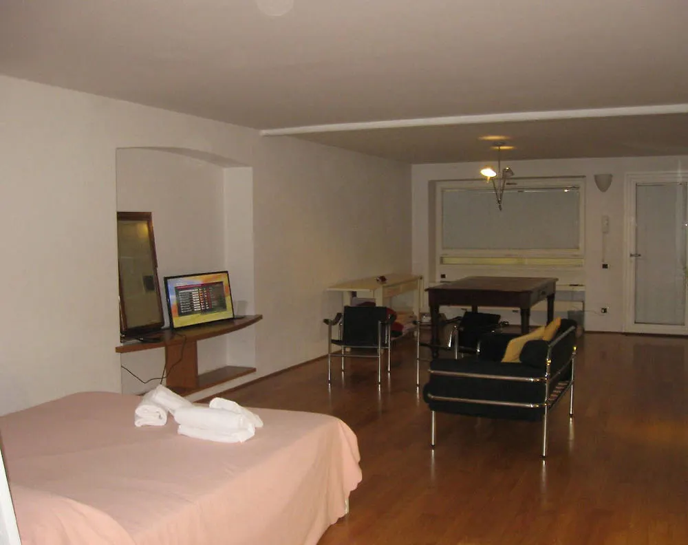 Zaffiro Blu Airport Bed & Breakfast Bergamo